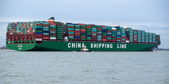 CSCL_Globe_arriving_at_Felixstowe,_United_Kingdom